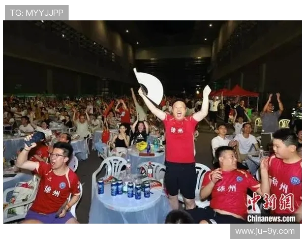 足球3点直播全程解析深夜激情对决看球盛宴不停歇燃动球迷全球同步